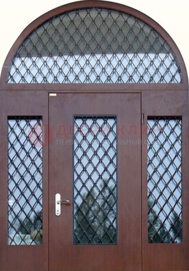 Крепкая стальная арочная дверь со стеклом и ковкой ДА-21 в Иваново