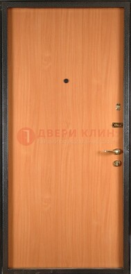 Светлая железная дверь с ламинатом ДЛ-11 в Иваново