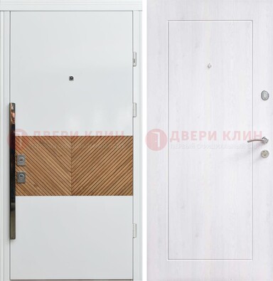 Белая железная дверь МДФ горизонтальной вставкой ДМ-265 в Иваново