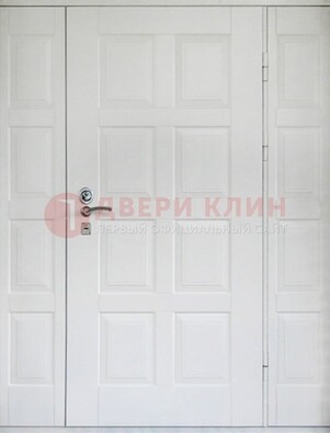 Белая входная дверь для коттеджа с МДФ ДМ-536 в Иваново