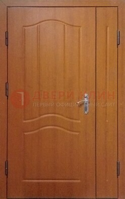 Коричневая двухстворчатая тамбурная дверь с МДФ ДМ-538 в Иваново