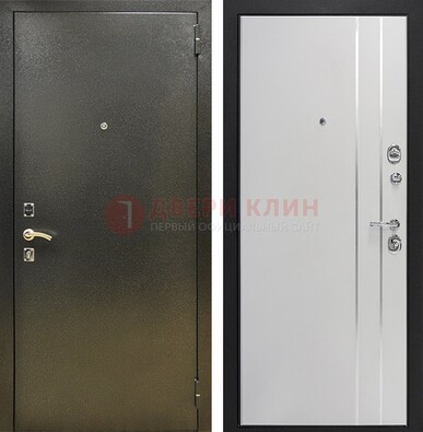 Железная темная дверь с порошковым покрытием и белая МДФ с молдингами  ДП-296 в Иваново