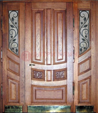 Парадная дверь со стеклом и ковкой ДПР-35 для загородного дома в Иваново