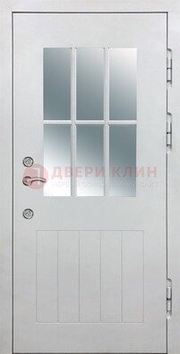 Белая уличная дверь со стеклом ДС-30 в Иваново