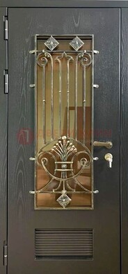 Одностворчатая железная дверь со стеклом и ковкой для дома ДСК-101 в Иваново