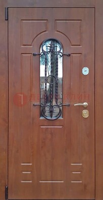 Темная железная дверь со стеклом и ковкой в коричневом цвете ДСК-154 в Иваново