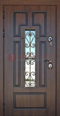 Уличная дверь со стеклом и ковкой в коричневом цвете ДСК-181 в Красноармейске